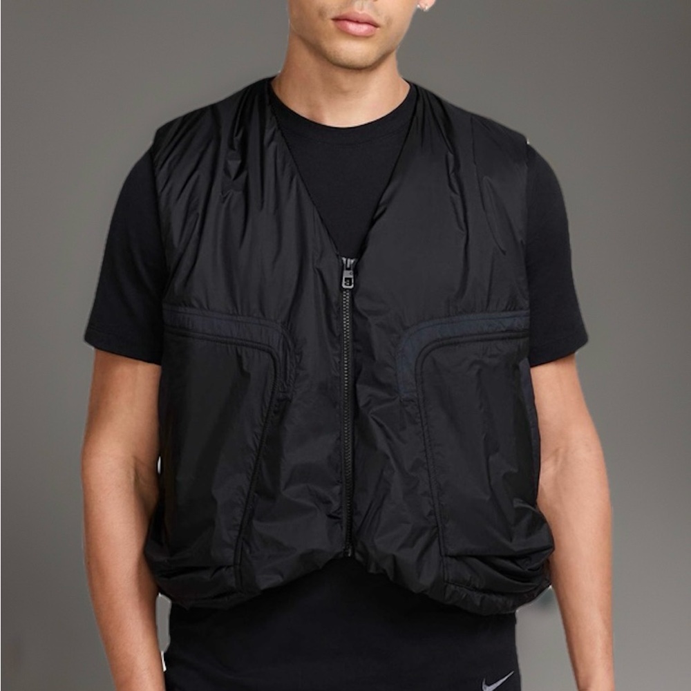 NEW $180 Mens Nike Tech Woven Lightweight Vest HM4262-010 Black Small NWT